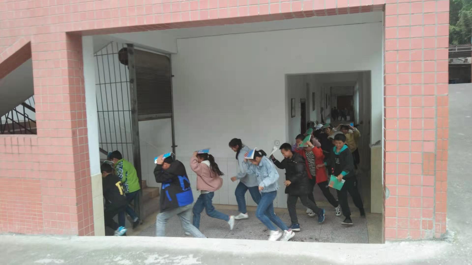 石梁小学